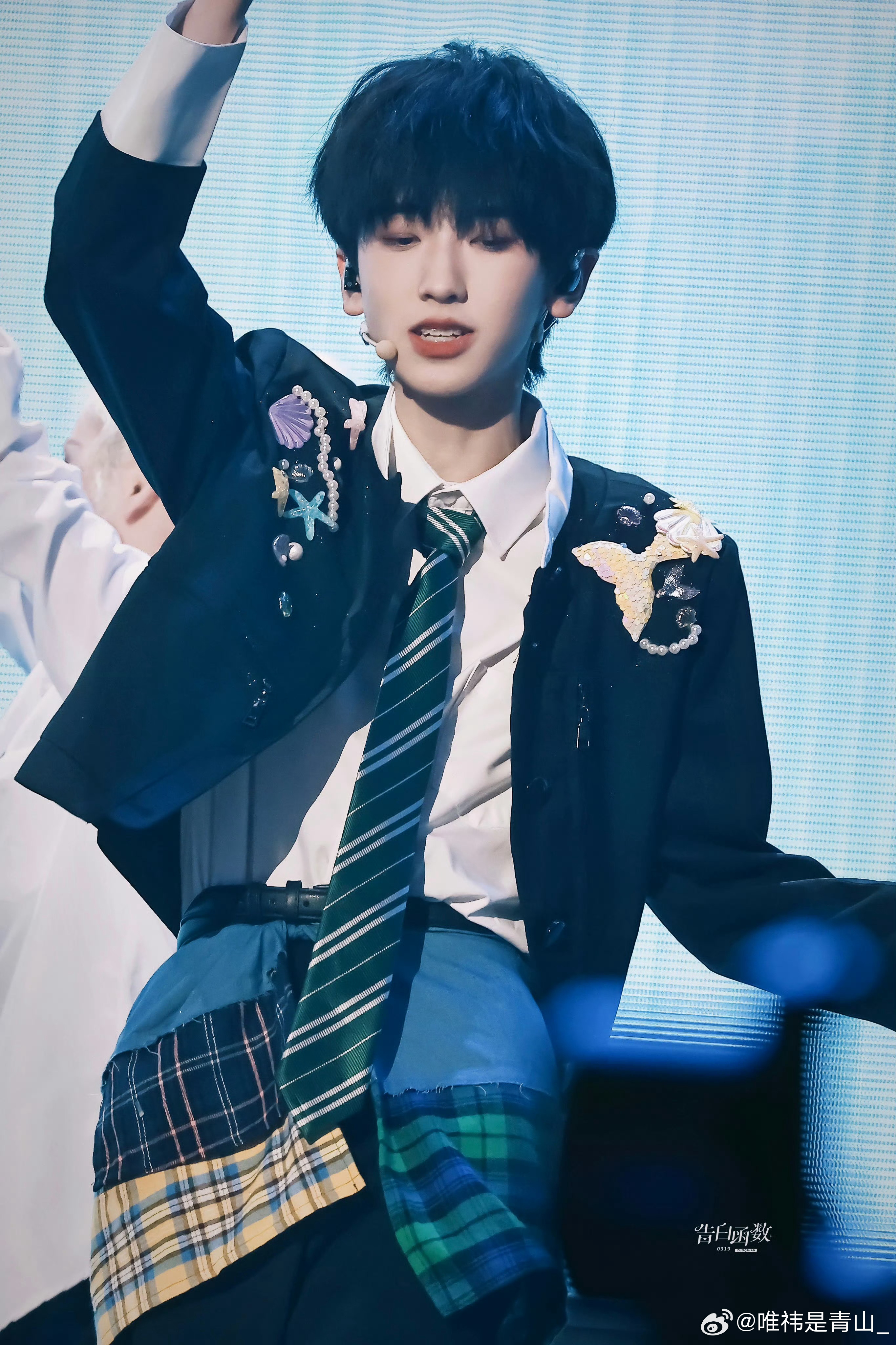 左奇函[超话]  💙左奇函 四代第一鼓手 💙左奇函 四代第一rap担  °⑅
