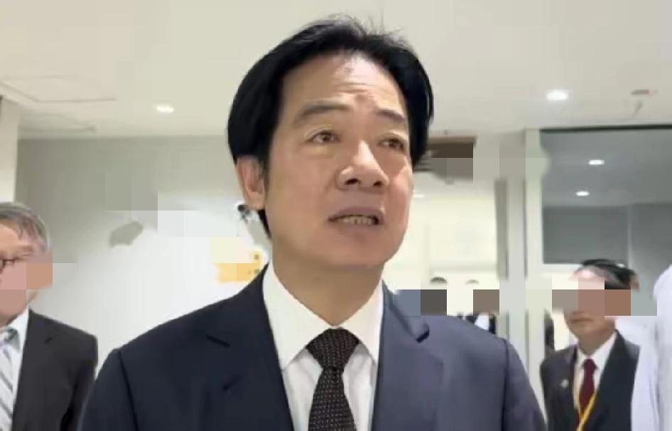 赖清德这波操作真是把“厚颜无耻”玩到了新高度！大陆批评高市早苗的涉台谬论，他居然