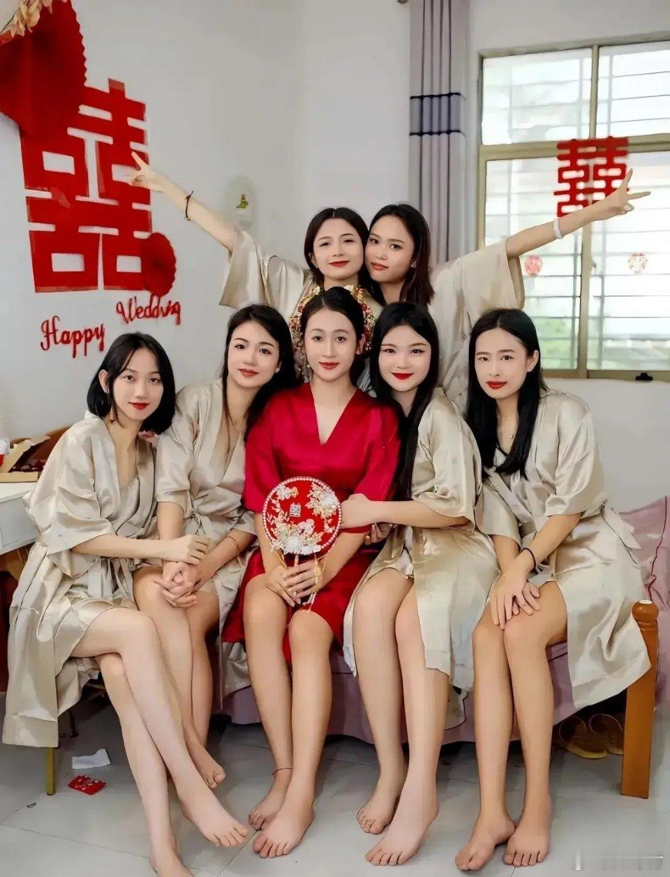 新婚妆造新娘伴娘都好美 ​​​