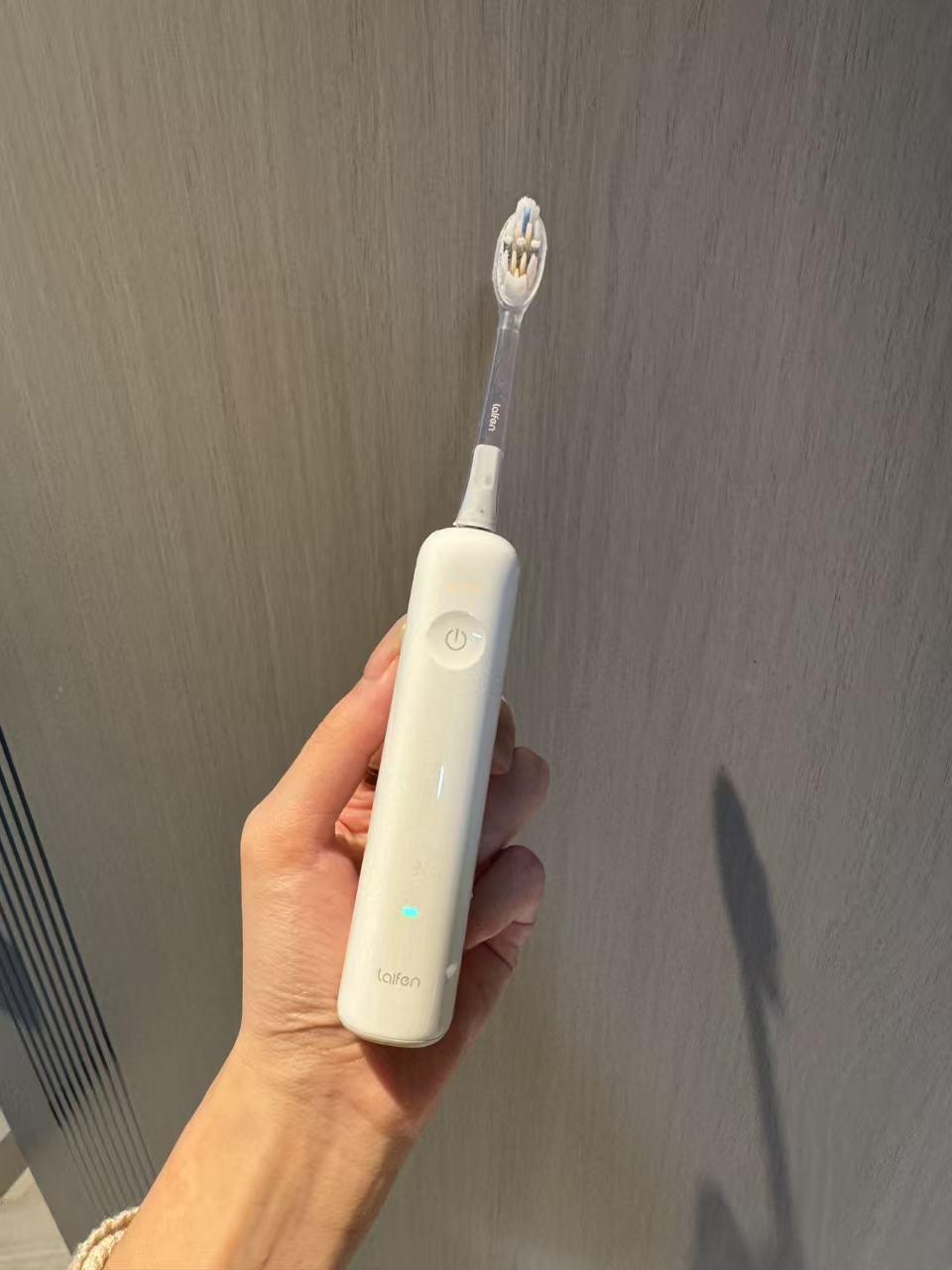 暧昧期用过巨暗爽的东西

天天两杯咖啡续命的我，牙齿黄得很有存在感，平时照镜子都