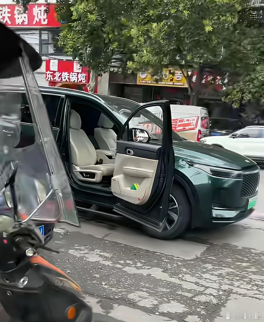 这个门是改了吧，能开这么大吗？ ​​​