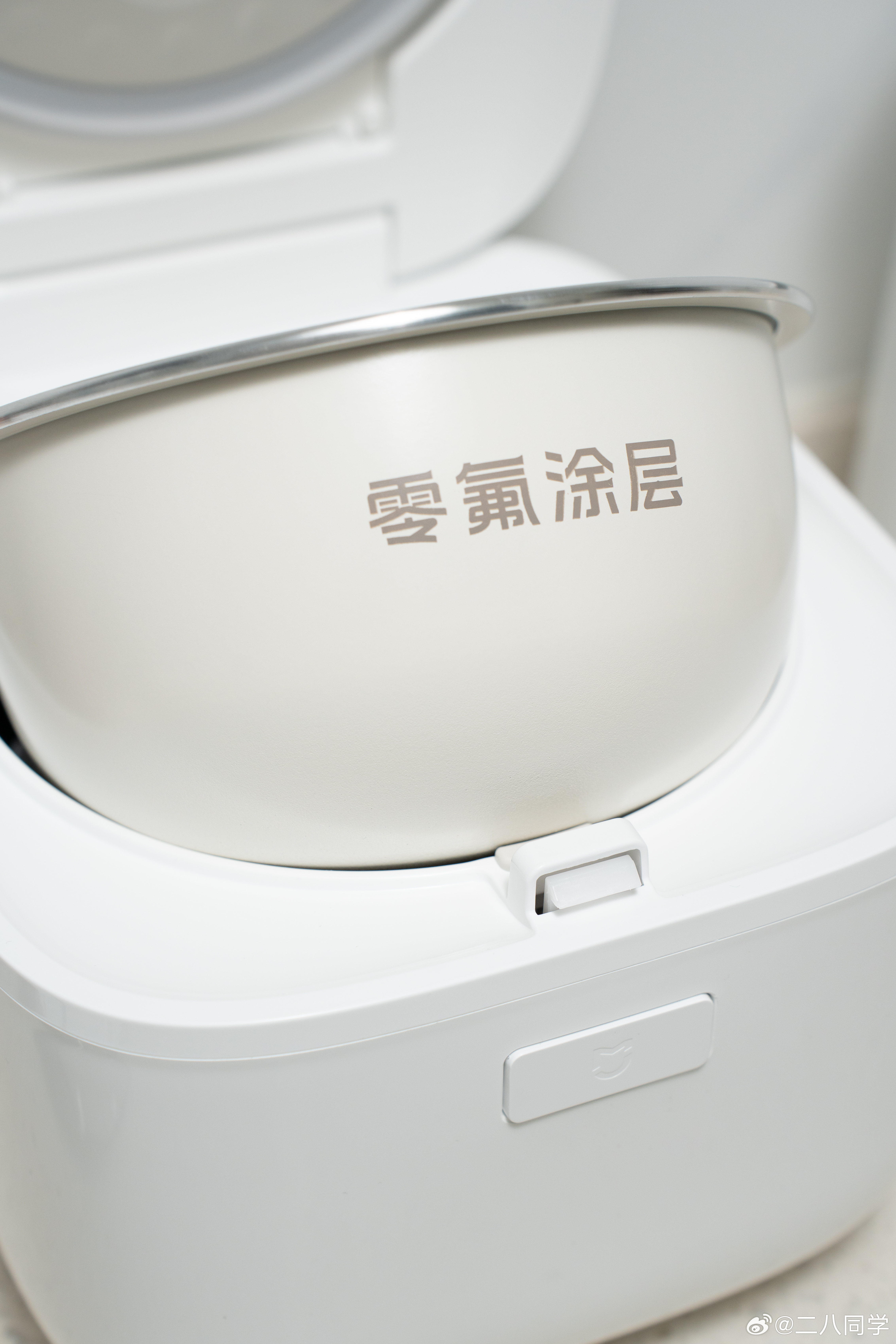 米家IH电饭煲2 ，349的电饭煲特点就是：煮出来的饭好吃，健康，给消费者提供了