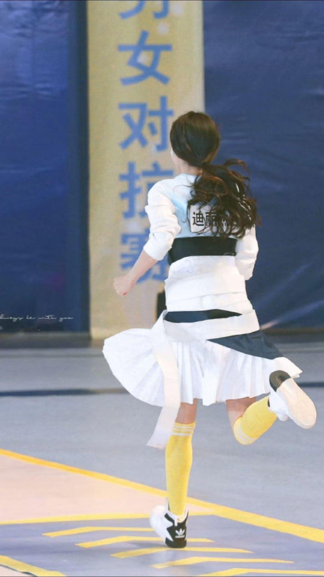 迪丽热巴跑男只录了12天你是说只录了12天就有那么多霸屏出圈名场面是吗🙀那确实