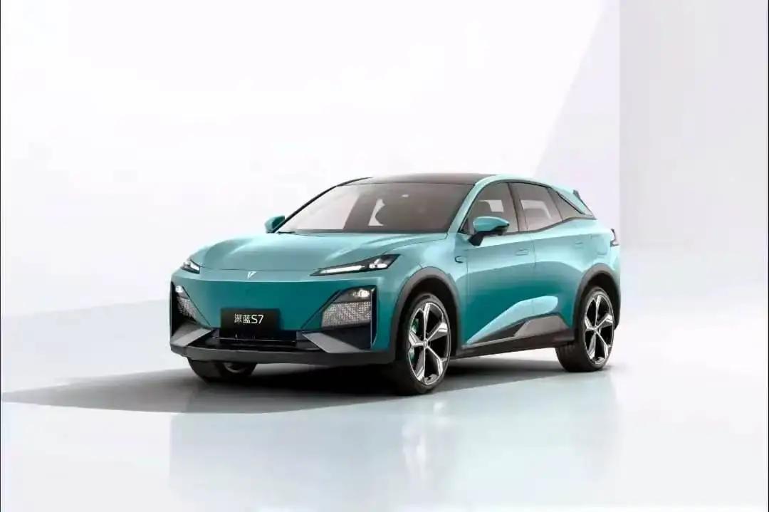 这样选车不纠结:
预算30万一买智界R7、小米SU7
预算20万一理想L6、深蓝