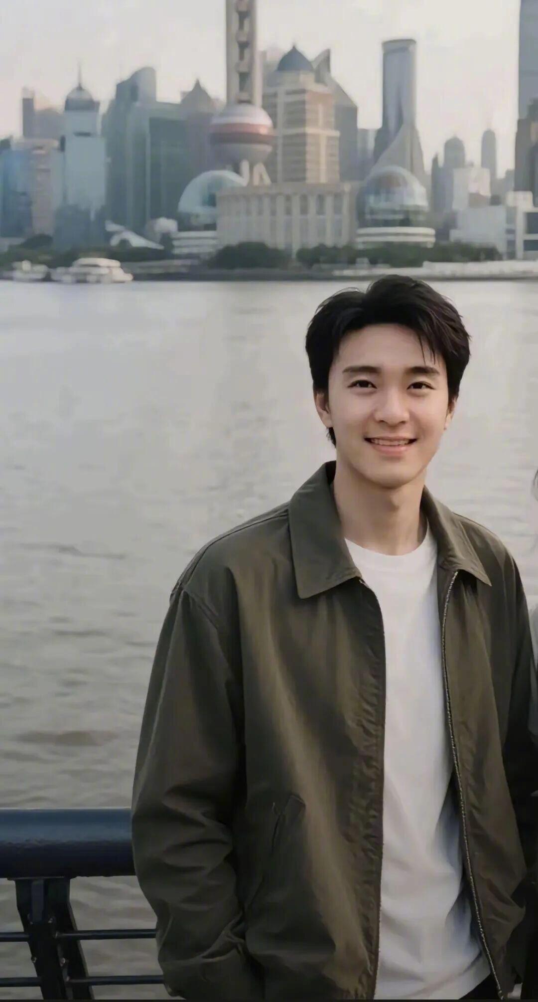 大话西游的幕后故事周星驰大话西游幕后故事当年上映票房惨败，直接拖垮彩星电影公司，