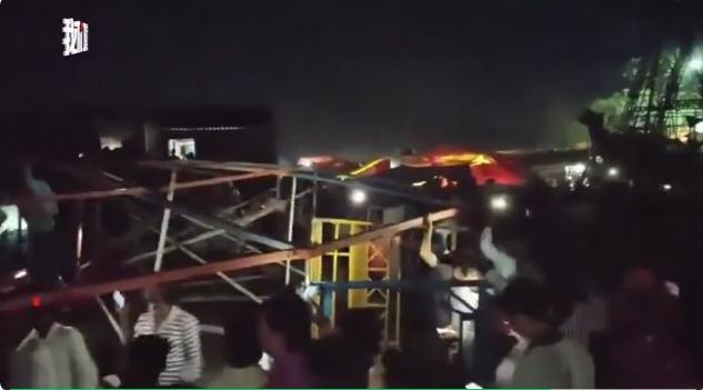 触目惊心！印度18米摩天轮超载倒塌，近80人被甩飞压埋，2名儿童危重！
 
4月