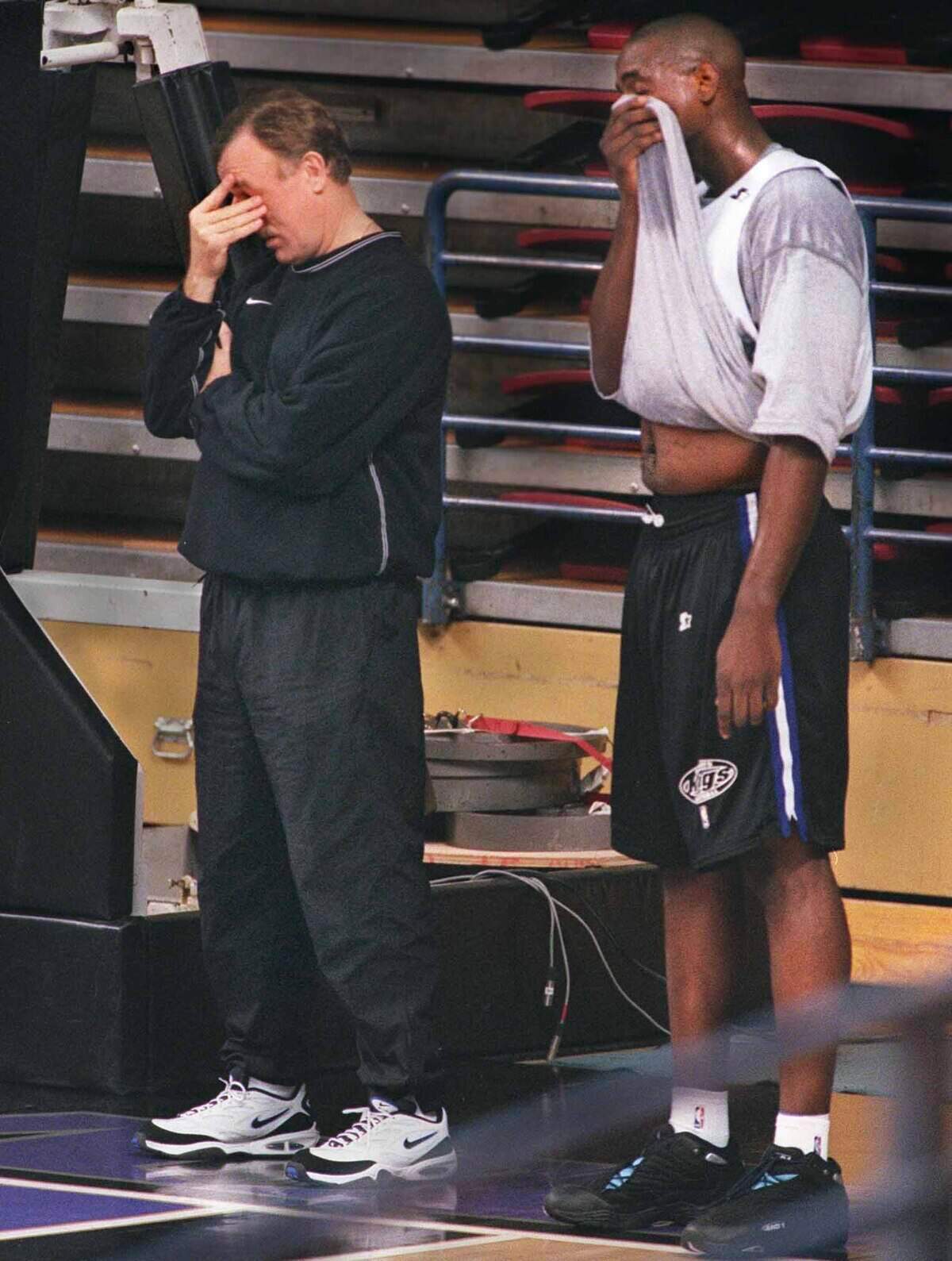 Rick Adelman & Chris Webber  什么鞋  ？老照片中的