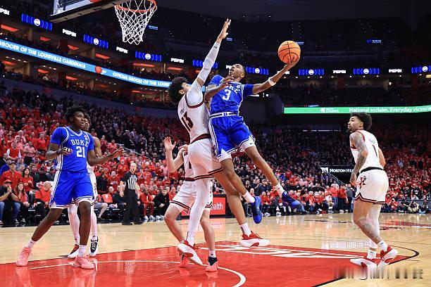 全美第6号种子杜克大学以84比73战胜了主场作战的全美第20号种子路易维尔大学、