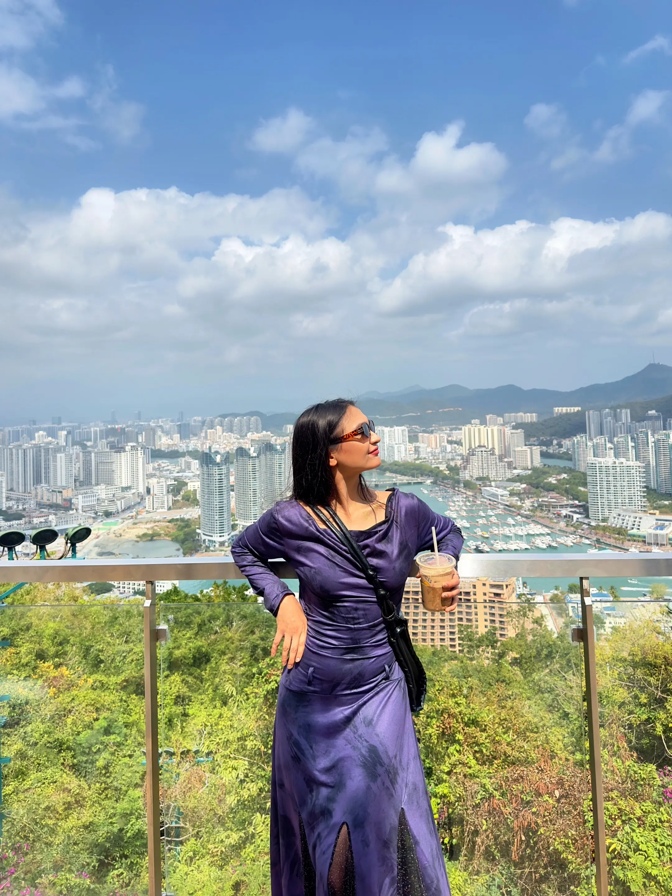 当你把人性看透 你就会喜欢独处 不愿意掺和无效社交 更不会讨好任何人.🌴