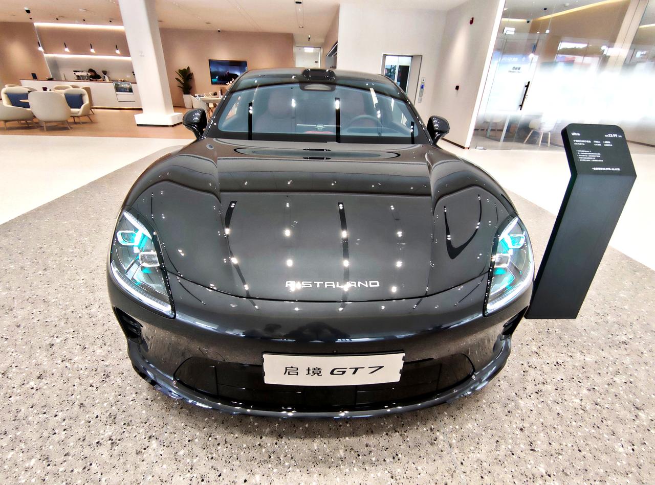 全新《启境GT7》惊艳上市
   由广汽集团与华为引望联合打造的，高端新能源品牌