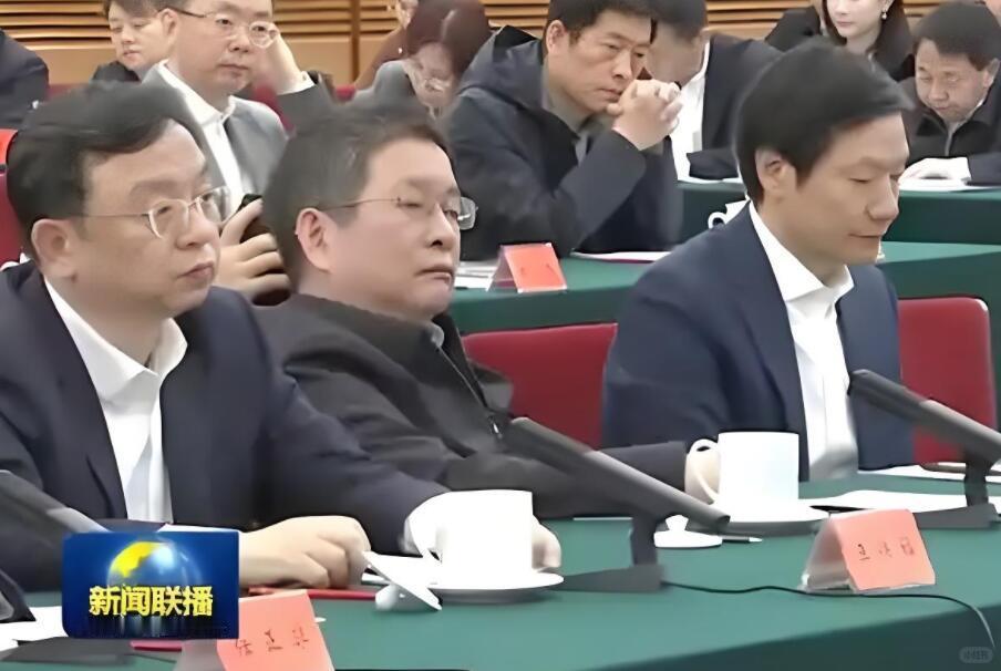 虞仁荣：从农村穷小子到芯片首富+中国首善
 
一句话概括：寒门开局→清华学霸→倒