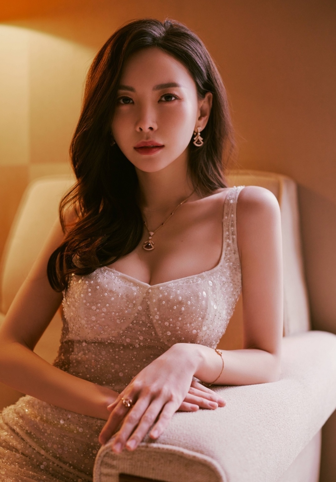 于文文 除了健康什么都不是你的于文文揽责回应晕倒，不谈辛苦只念健康，“除了健康什