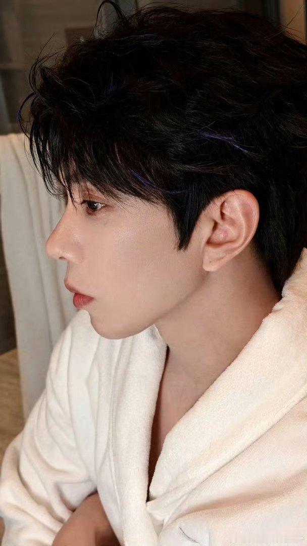 冯建宇回应烤冷面不翻面 冯建宇回应被淘汰冯建宇这篇长文太好哭了！从横店跑组的彷徨