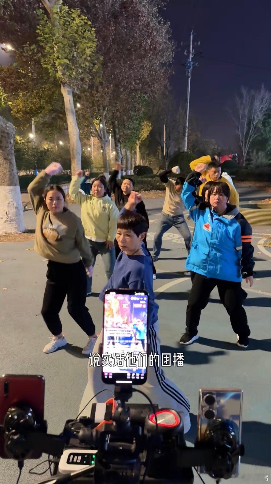 吴克群为癌症患儿家庭发声 最该爆火的团播是抗癌父母的坚守，吴克群让这份“以命换命