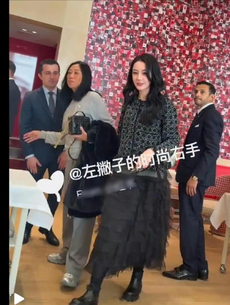 迪丽热巴很听劝，应粉丝要求把刘海去了。大家看看怎么样？ ​​​