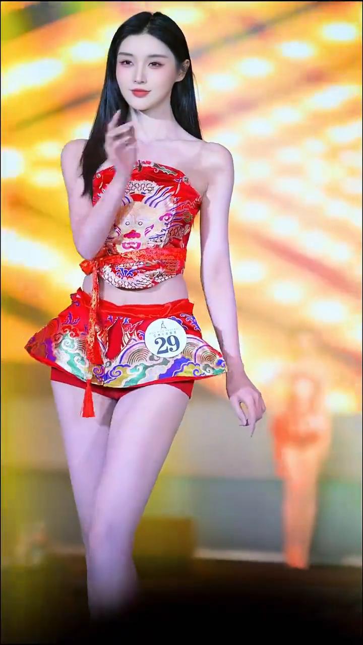 有请总冠军航蕊闪耀登场。