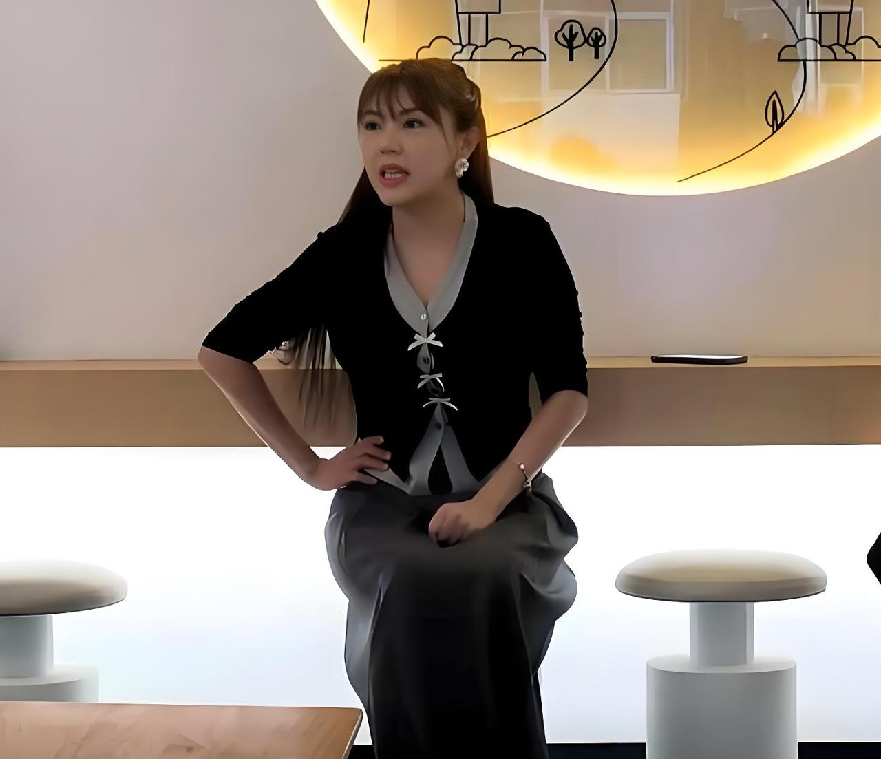 台胞小网红刘乐妍又把“台独”和绿营侧翼“青鸟”气炸了。她说：“为什么我越往大陆的