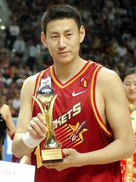 CBA北京首钢昨天宣布,李楠出任首钢男篮一线队主教练，原主教练许利民升任首钢俱乐