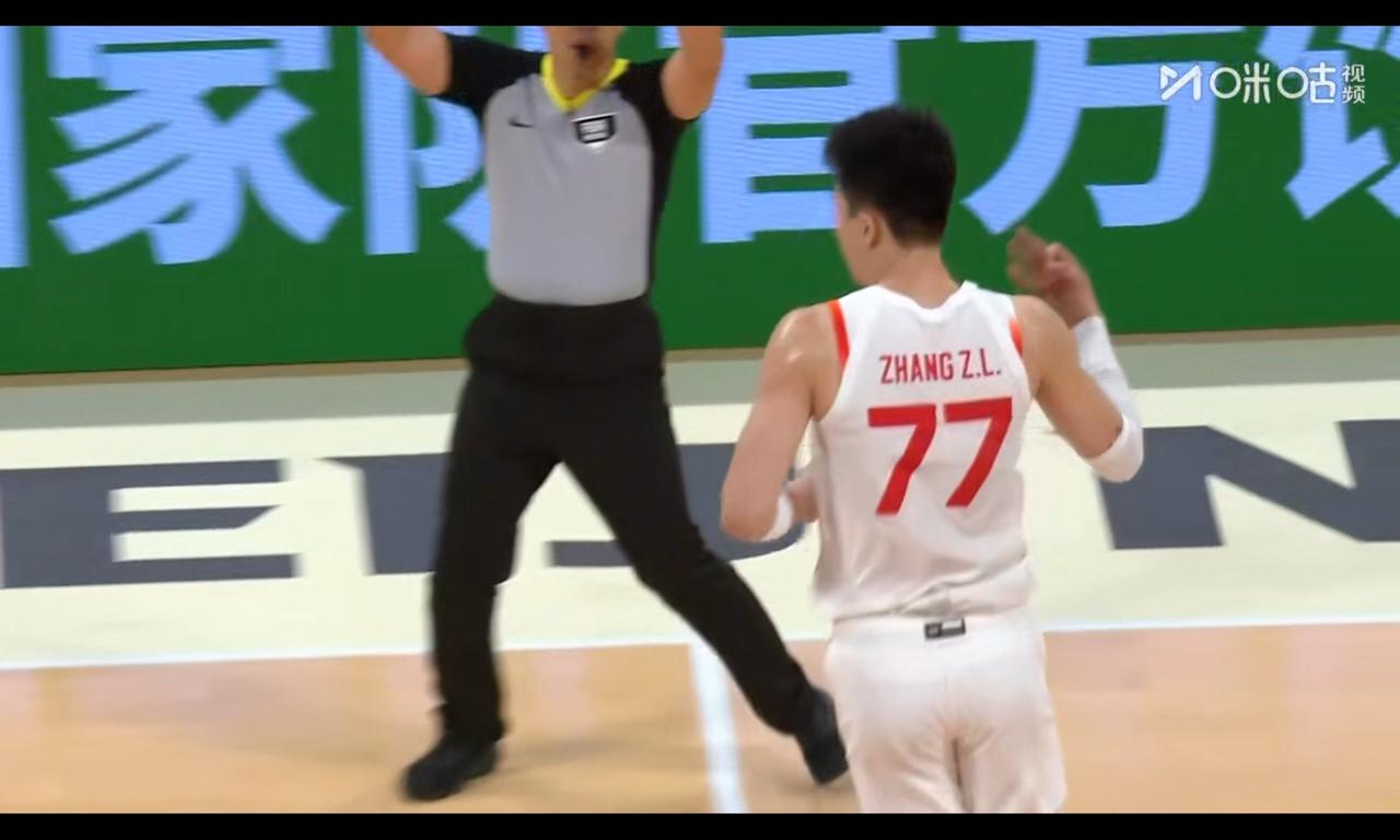 篮板球输给三分球，主教练不是一般烧脑，五棵松喊“郭士强下课”没有？

中国队篮板