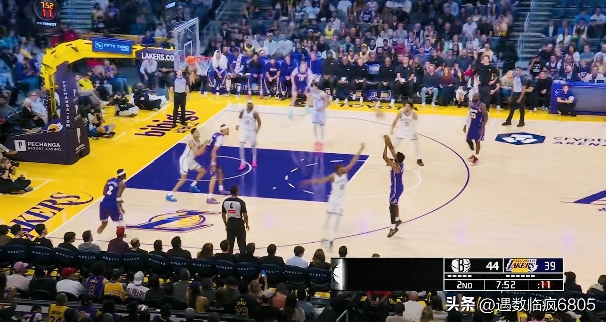 NBA少有的景象，詹姆斯接到詹姆斯的助攻，三分干拔命中。