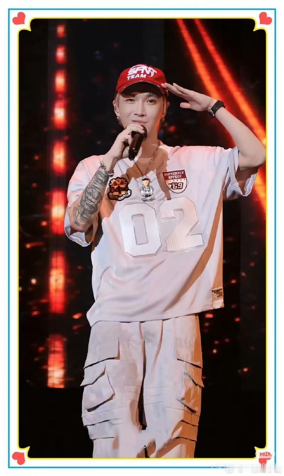 TizzyT成都站太古里bgm响了TizzyT歌里的太古里也可以在成都 TT成都