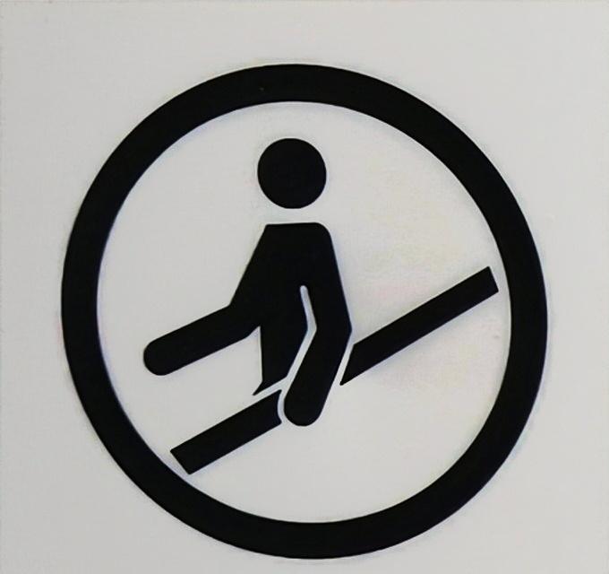 老铁聊天室安全出行！宝们知道地铁里面这个标识是什么意思吗？快来评论区留下你的答案