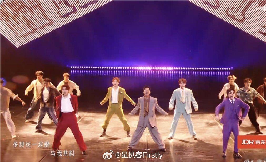 郭晓东真的努力了 郭晓东52岁了，都能这样拼，真的很努力了，但对待舞台真的很真诚
