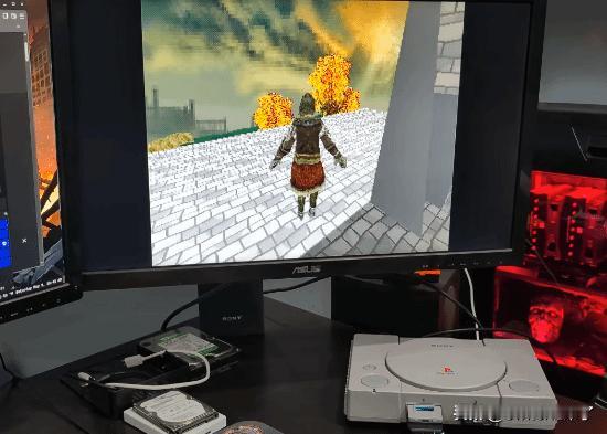 Mod作者 2009aero 近日展示了一款基于初代PlayStation硬件运