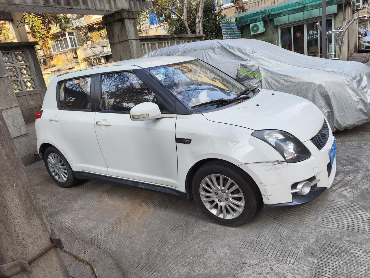 铃木雨燕，想当年，是多少人心中的完美女神。

铃木雨燕，像极了一个小巧而丰满的女