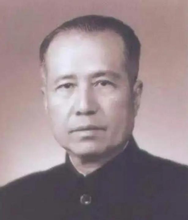 他官至副国级，94岁正式入党，活到100岁，儿子官至正部级

1978年，年过九
