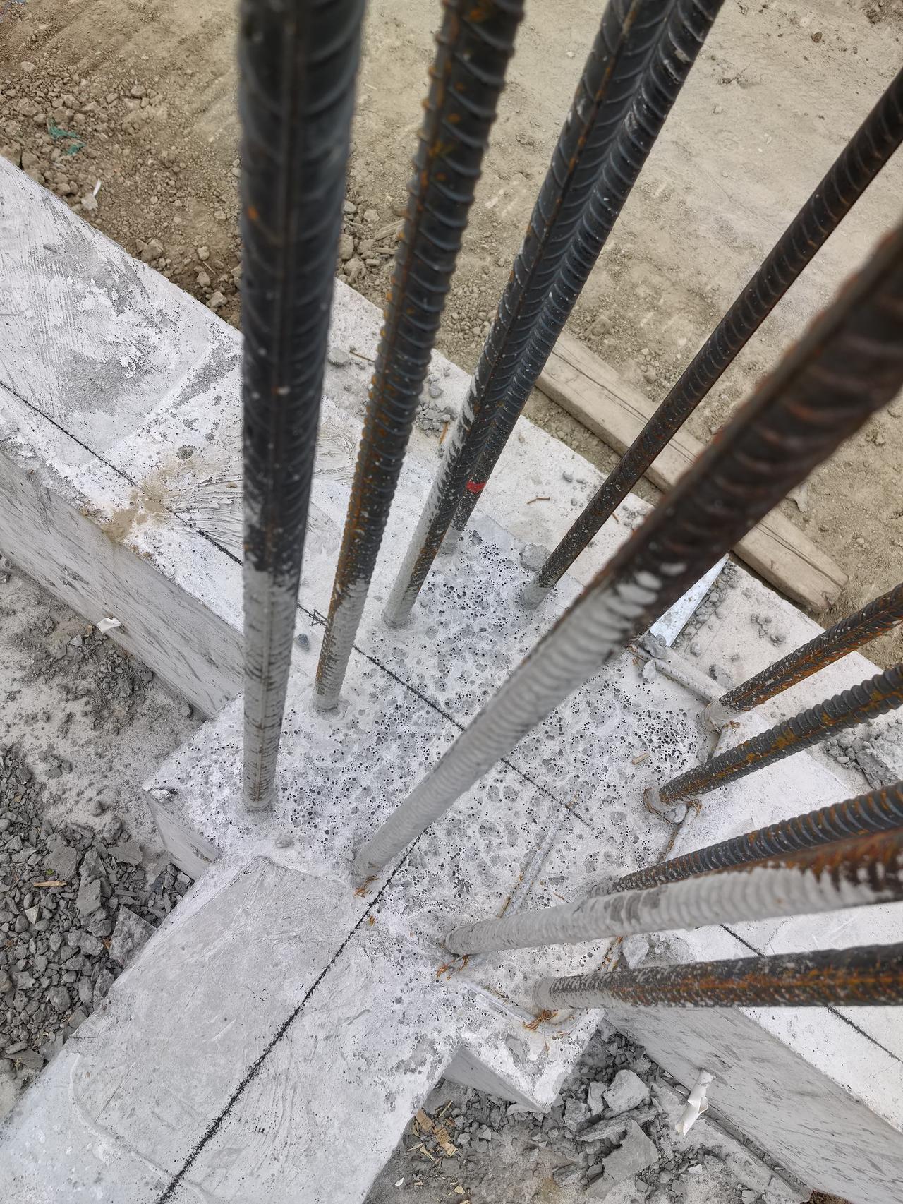 今天在施工现场和监理大干了一场，不能说人家不懂，但时候有时候固执己见也成为沟通的