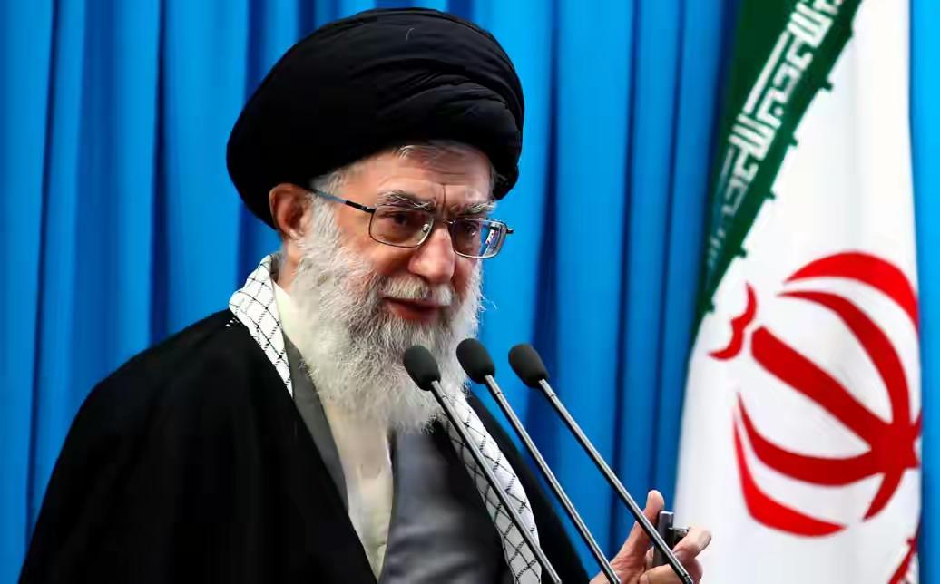 若有战，召必回——伊朗老兵再披战甲，以白发护山河
战火燃至国门，家国危在旦夕，伊