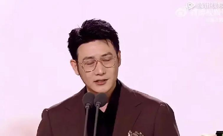 连襟不同命，丈母娘心里那杆秤早偏了。
 
陆毅拍一部戏的片酬，能在上海静安买套老