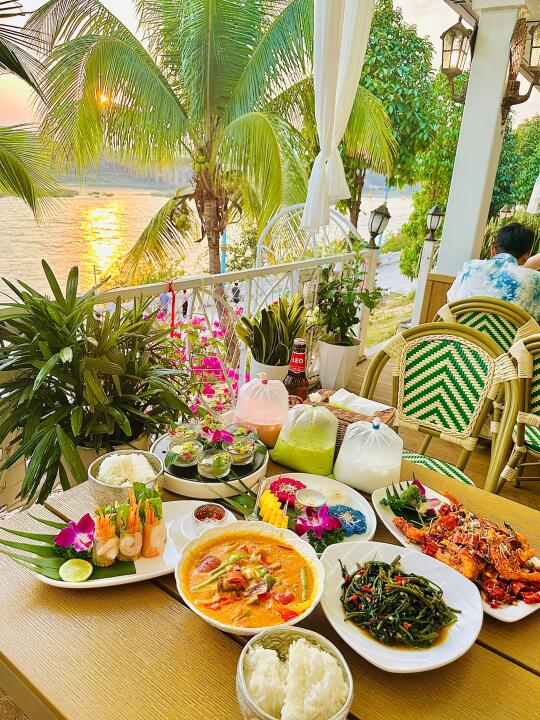 版纳靓爆镜嘅江景日落餐厅🌇东南亚风味超正