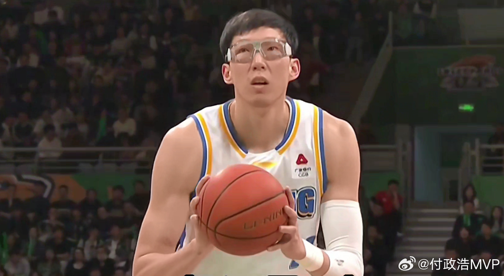 北京男篮在第二节一度落后15分的情况下客场逆转辽宁男篮，核心优势其实是内线人员充