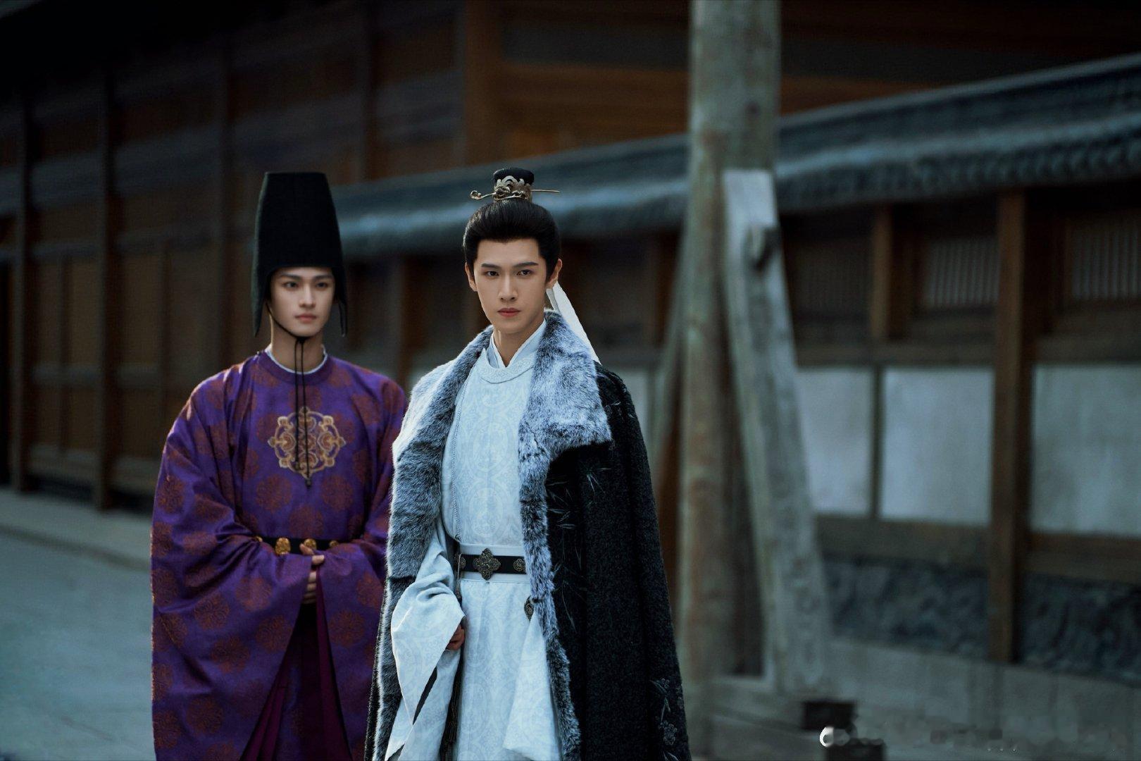 李昀锐杀青特辑看到了成长线从岭南寒门书生的温润清隽，到朝堂权臣的沉稳锋芒，青衫变