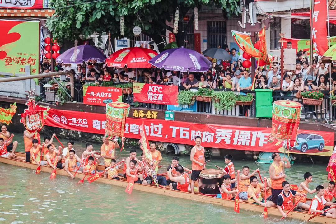 三米宽的河道开出了F1的心跳 舍弃宽阔水域，叠滘以三米小河打造独一无二水上F1。