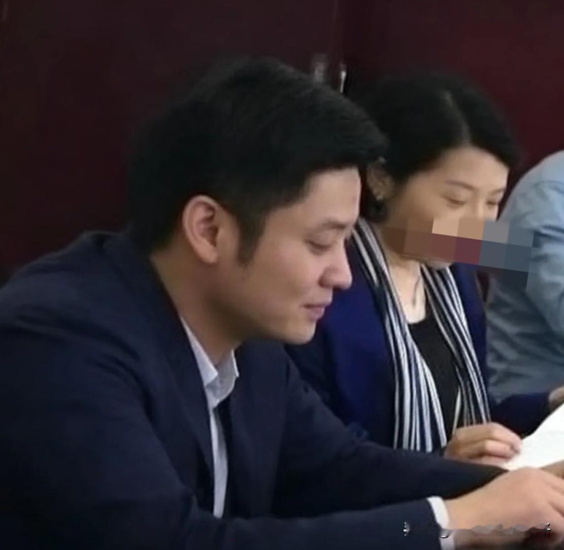 前半辈子顺风顺水的易公子，估计怎么也没有想到，在他人生40岁时，突然栽了这么大一