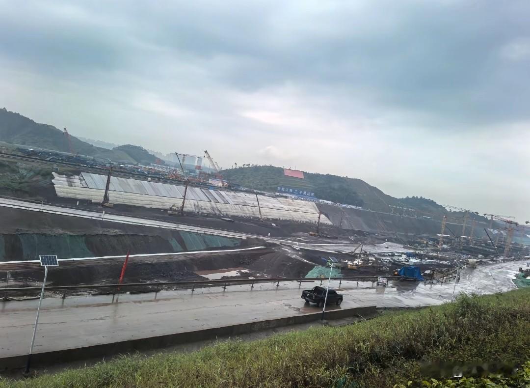 预计今年9月份平陆运河将具备通航条件

这条肩负国家重要战略的运河，改写了广西内