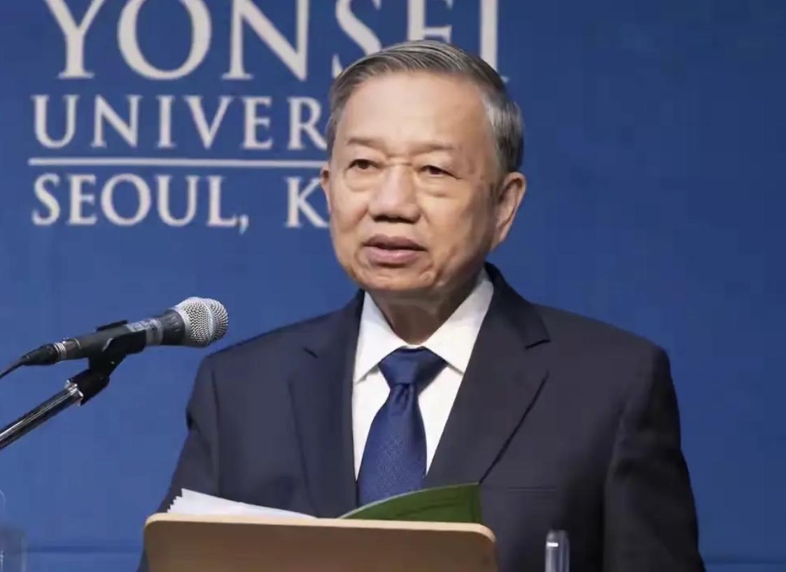 苏林在越南政坛这盘棋上，下得那叫一个漂亮！越共十四大前，他就开始在党务、政务、