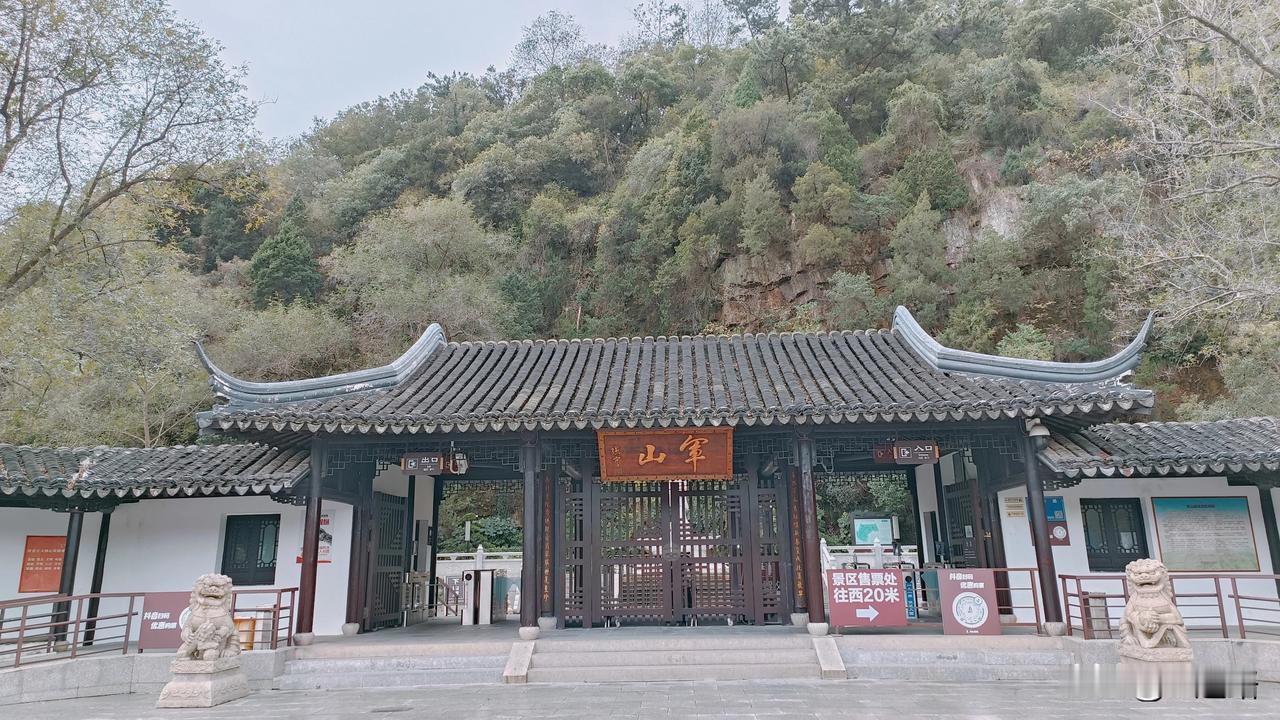 生活是个超级无敌自拍达人镜！你对着它一笑倾城，泪光闪闪也可以美到心坎里️～积极心