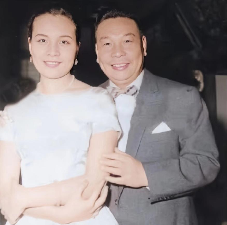 蒋孝章作为父亲的掌上明珠，婚后一直生活在海外。
天涯游子心，思乡情也浓。
她每年