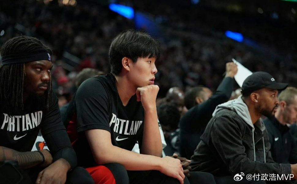 杨瀚森连续四场未登场  开拓者中锋们的轮换模式日趋稳定，里斯的出场顺序也已持续排