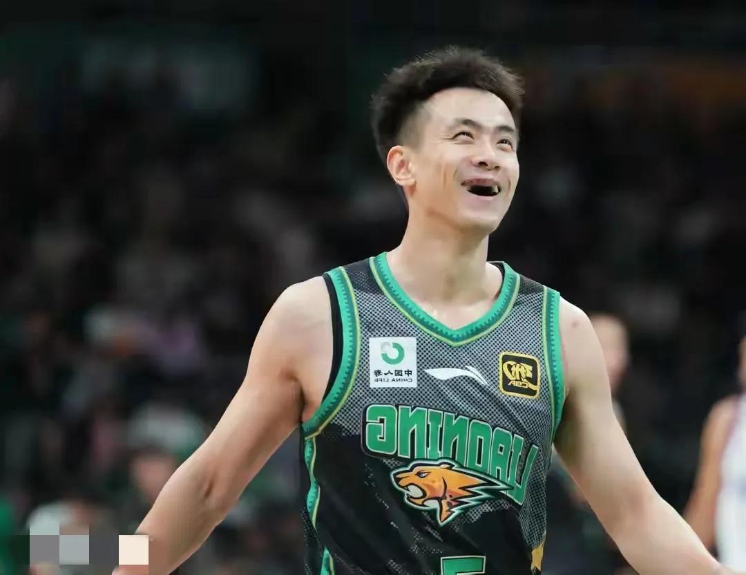 休赛期签下顶薪合同的球员；

赵继伟，4年2400万人民币，辽宁队；

吴   
