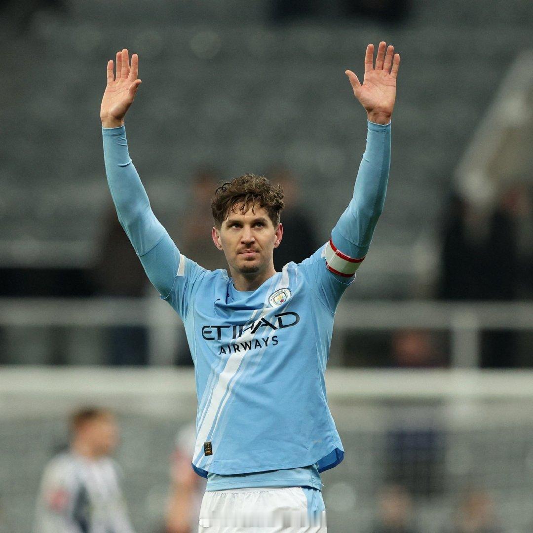 斯通斯今夏离开曼城 罗马诺消息：31岁英格兰国脚中卫约翰-斯通斯，预计会在本赛季