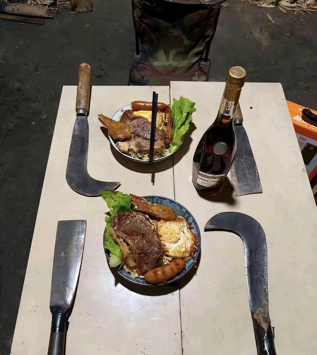 今天这顿烛光晚餐，既分高下，也决生死··· ​​​