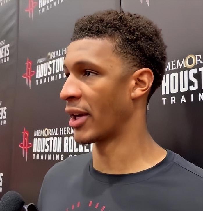 信心十足！小贾谈湖人：

“我认为我们是更强的那支球队。”

“我只是觉得从首发