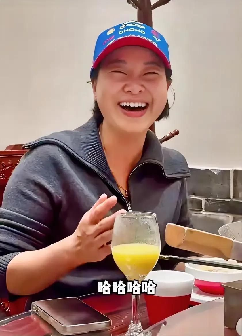 张雪妻子是一个了不起的女人，没有她的支持就没有今天的张雪机车
张雪机车的星姐，确