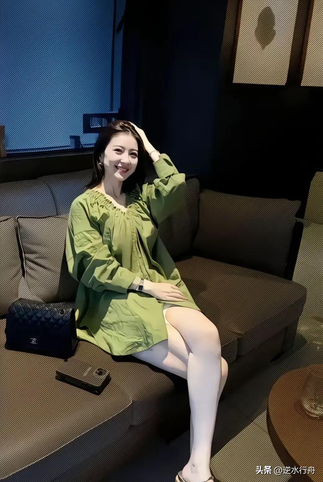 女上司总是喜欢带我出去应酬，应酬完又经常带我去沐足唱K，我担心这样迟早会突破同事