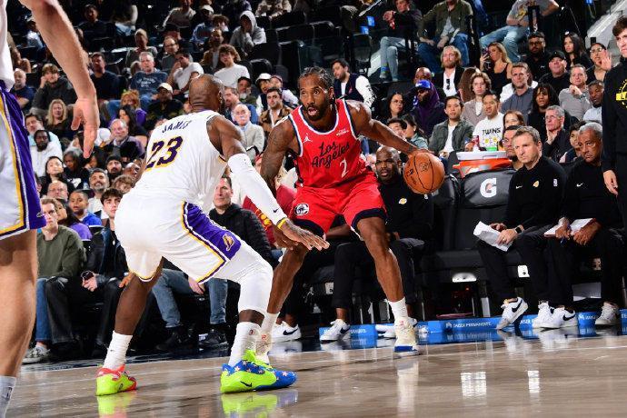 湖人今天是整了坨大的，输给同城的难弟快船，快船赢球也不过103分，这是快船的正常